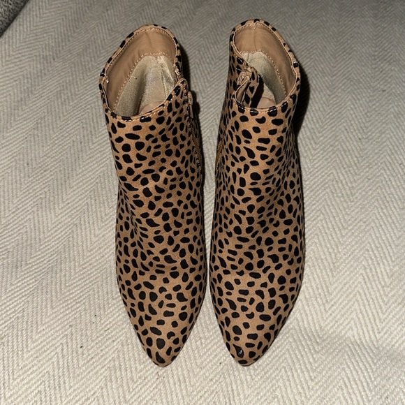 Cheetah print booties - Picture 4 of 7